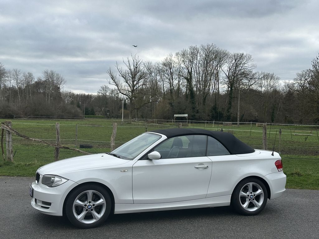 BMW 118 I CABRIOLET 143 CH ALPINWEISS CUIR NOIR 25400 KMS 1ère MAIN HISTORIQUE BMW!