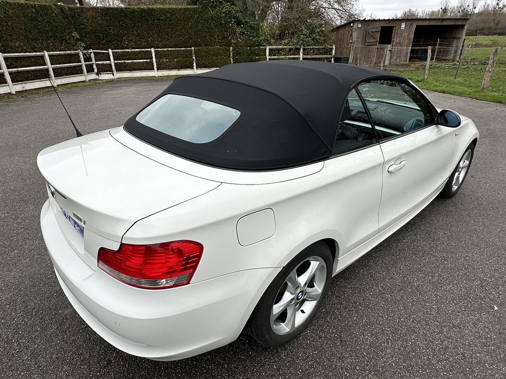BMW 118 I CABRIOLET 143 CH ALPINWEISS CUIR NOIR 25400 KMS 1ère MAIN HISTORIQUE BMW!