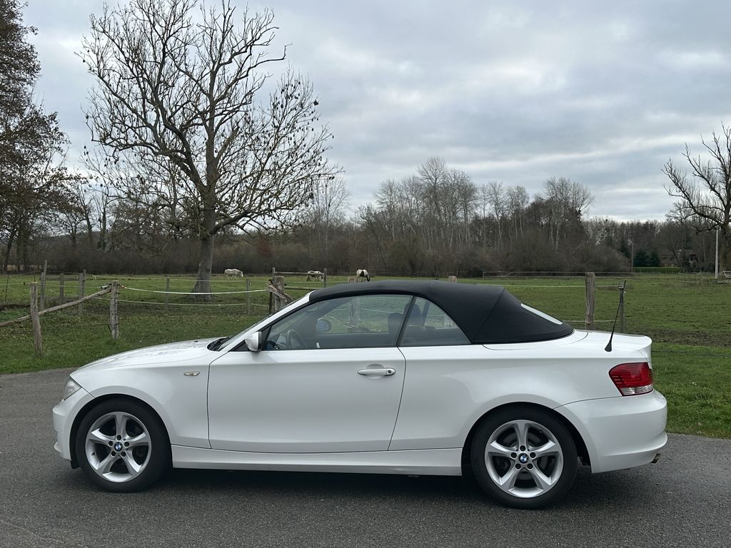 BMW 118 I CABRIOLET 143 CH ALPINWEISS CUIR NOIR 25400 KMS 1ère MAIN HISTORIQUE BMW!