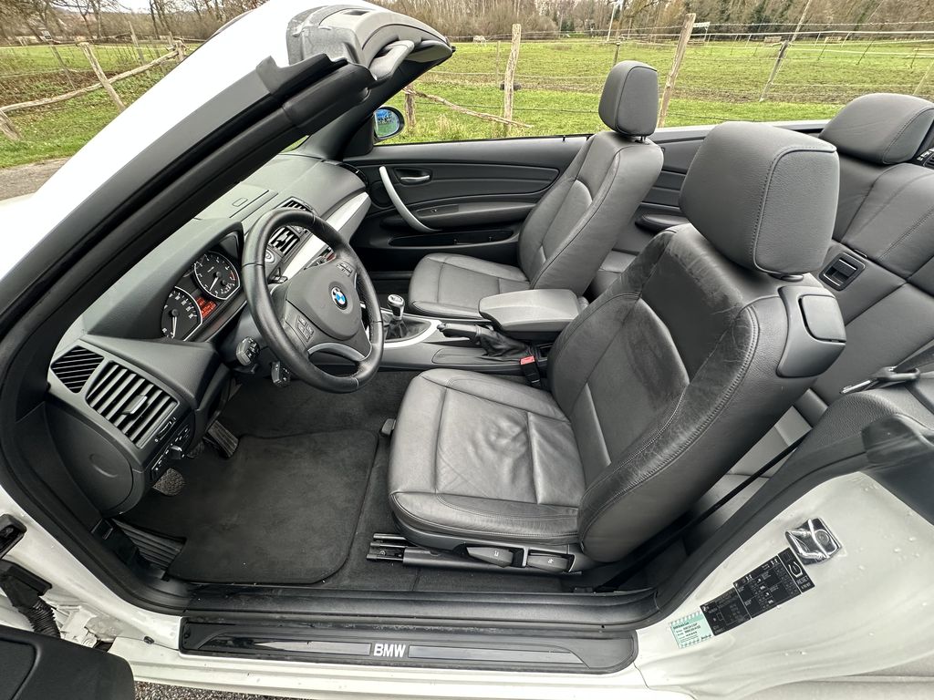 BMW 118 I CABRIOLET 143 CH ALPINWEISS CUIR NOIR 25400 KMS 1ère MAIN HISTORIQUE BMW!