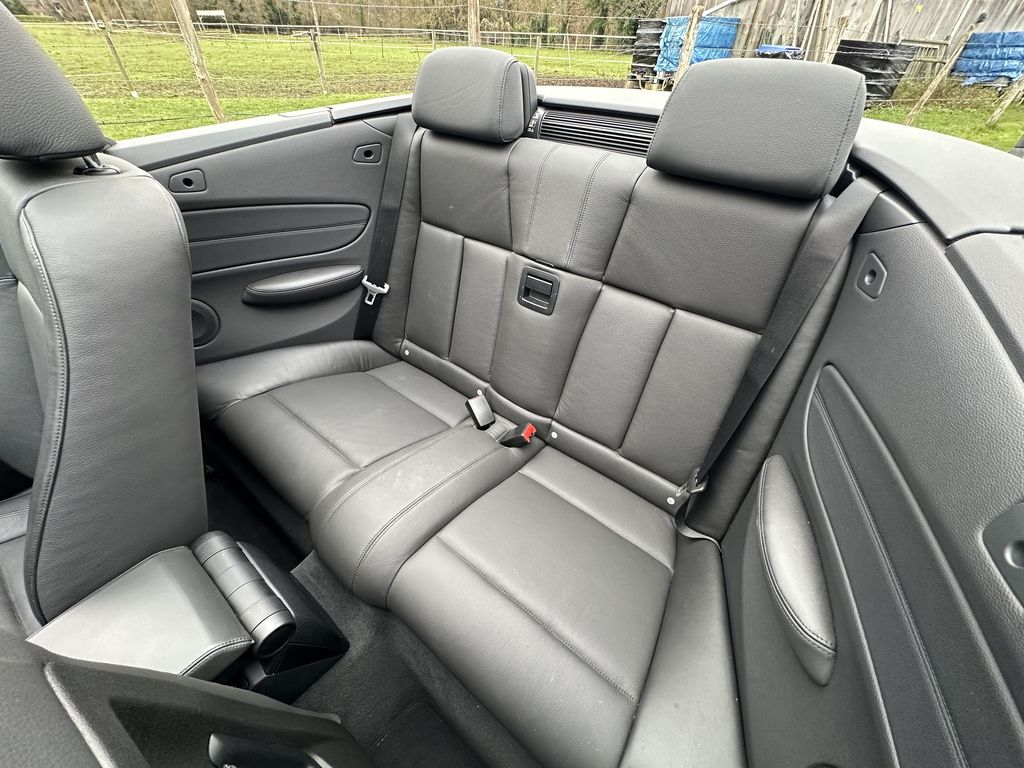 BMW 118 I CABRIOLET 143 CH ALPINWEISS CUIR NOIR 25400 KMS 1ère MAIN HISTORIQUE BMW!