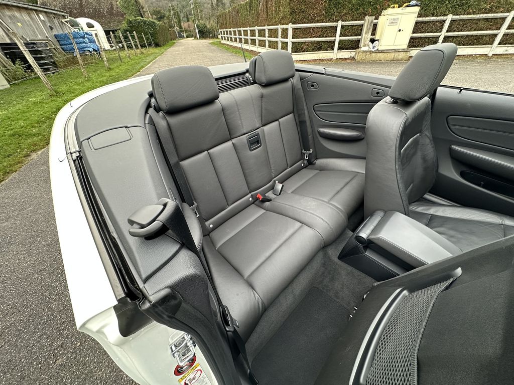 BMW 118 I CABRIOLET 143 CH ALPINWEISS CUIR NOIR 25400 KMS 1ère MAIN HISTORIQUE BMW!