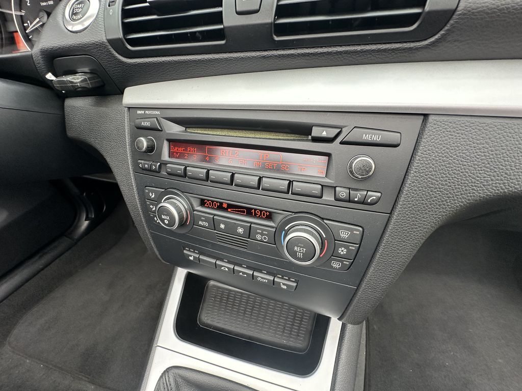 BMW 118 I CABRIOLET 143 CH ALPINWEISS CUIR NOIR 25400 KMS 1ère MAIN HISTORIQUE BMW!