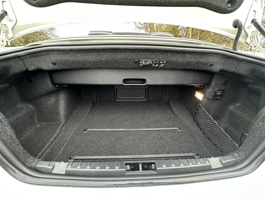 BMW 118 I CABRIOLET 143 CH ALPINWEISS CUIR NOIR 25400 KMS 1ère MAIN HISTORIQUE BMW!