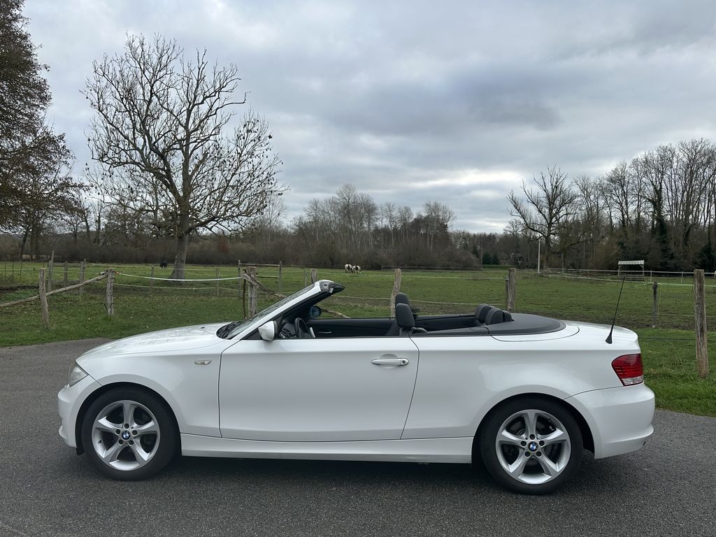 BMW 118 I CABRIOLET 143 CH ALPINWEISS CUIR NOIR 25400 KMS 1ère MAIN HISTORIQUE BMW!