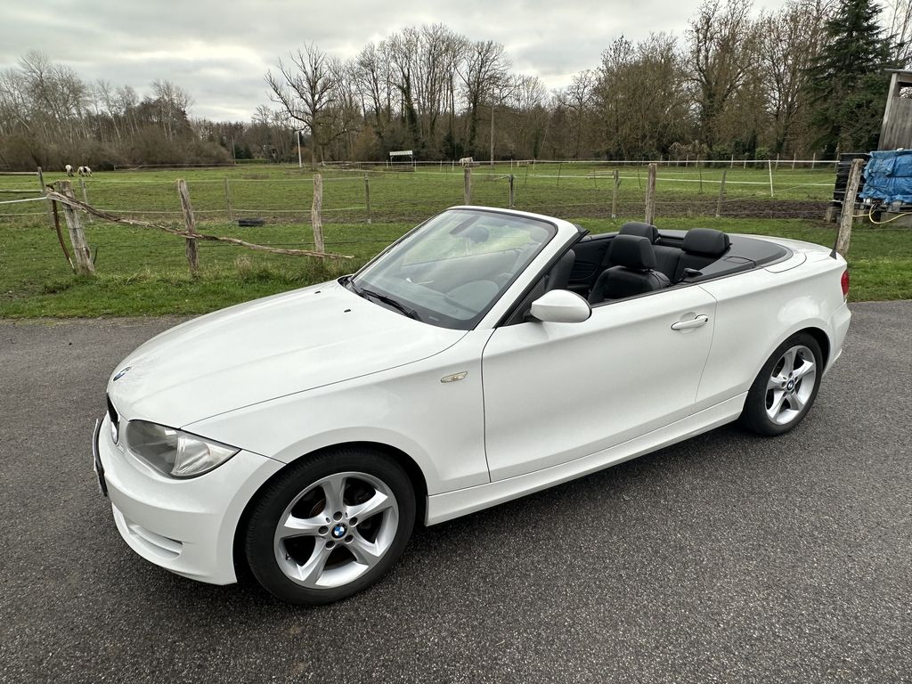 BMW 118 I CABRIOLET 143 CH ALPINWEISS CUIR NOIR 25400 KMS 1ère MAIN HISTORIQUE BMW!