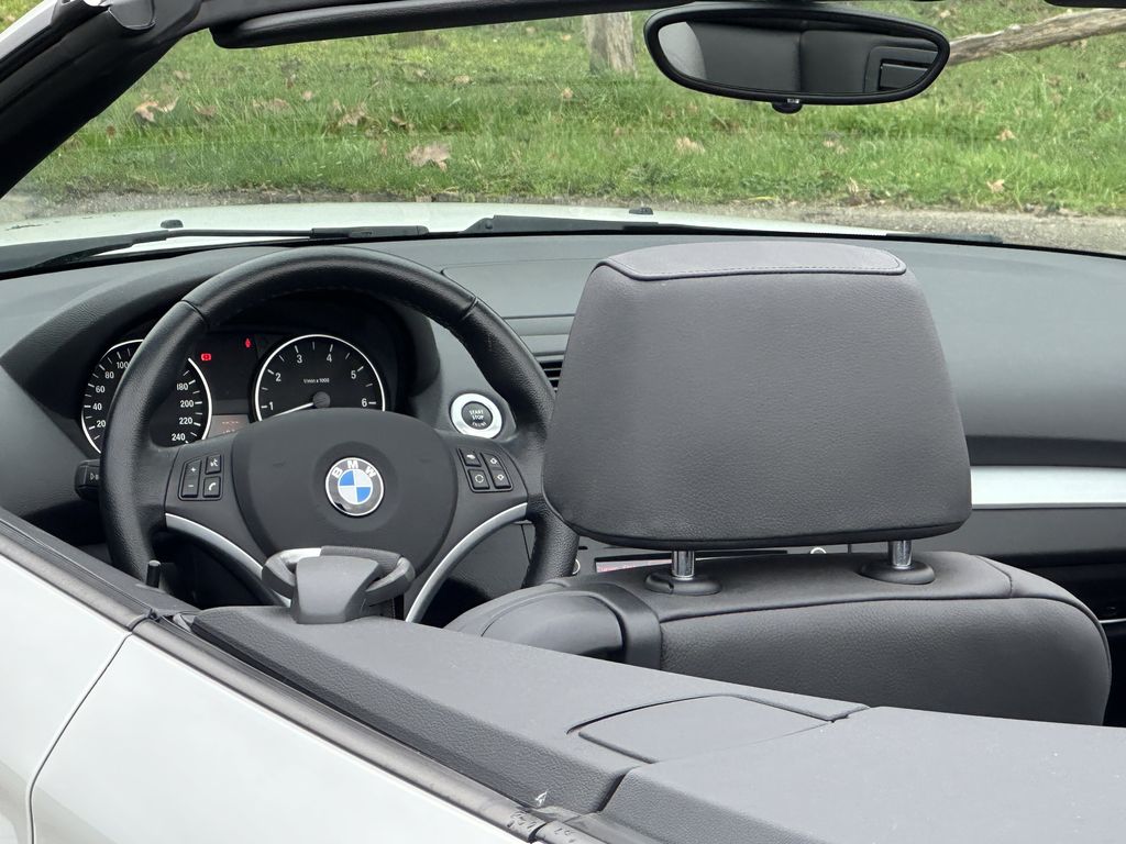 BMW 118 I CABRIOLET 143 CH ALPINWEISS CUIR NOIR 25400 KMS 1ère MAIN HISTORIQUE BMW!