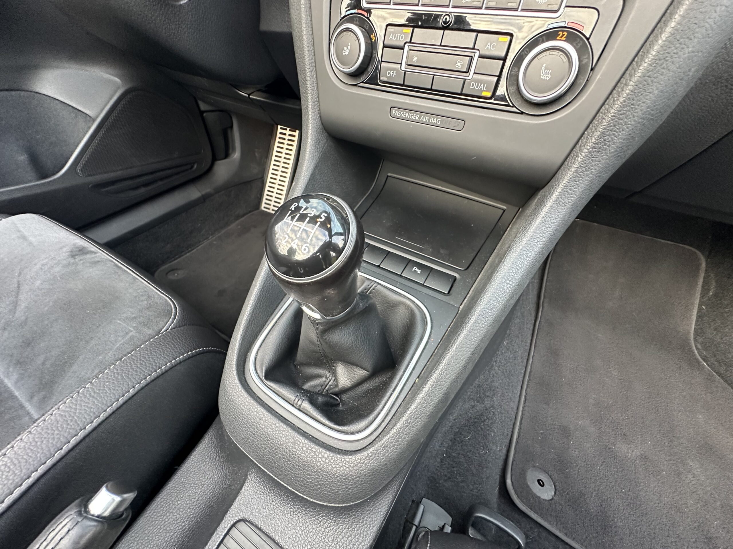 GOLF VI 1.4L TSI CABRIOLET 160 CH BVM6 NOIR CUIR-ALCANTARA NOIR 78500 KMS CRIT’AIR 1