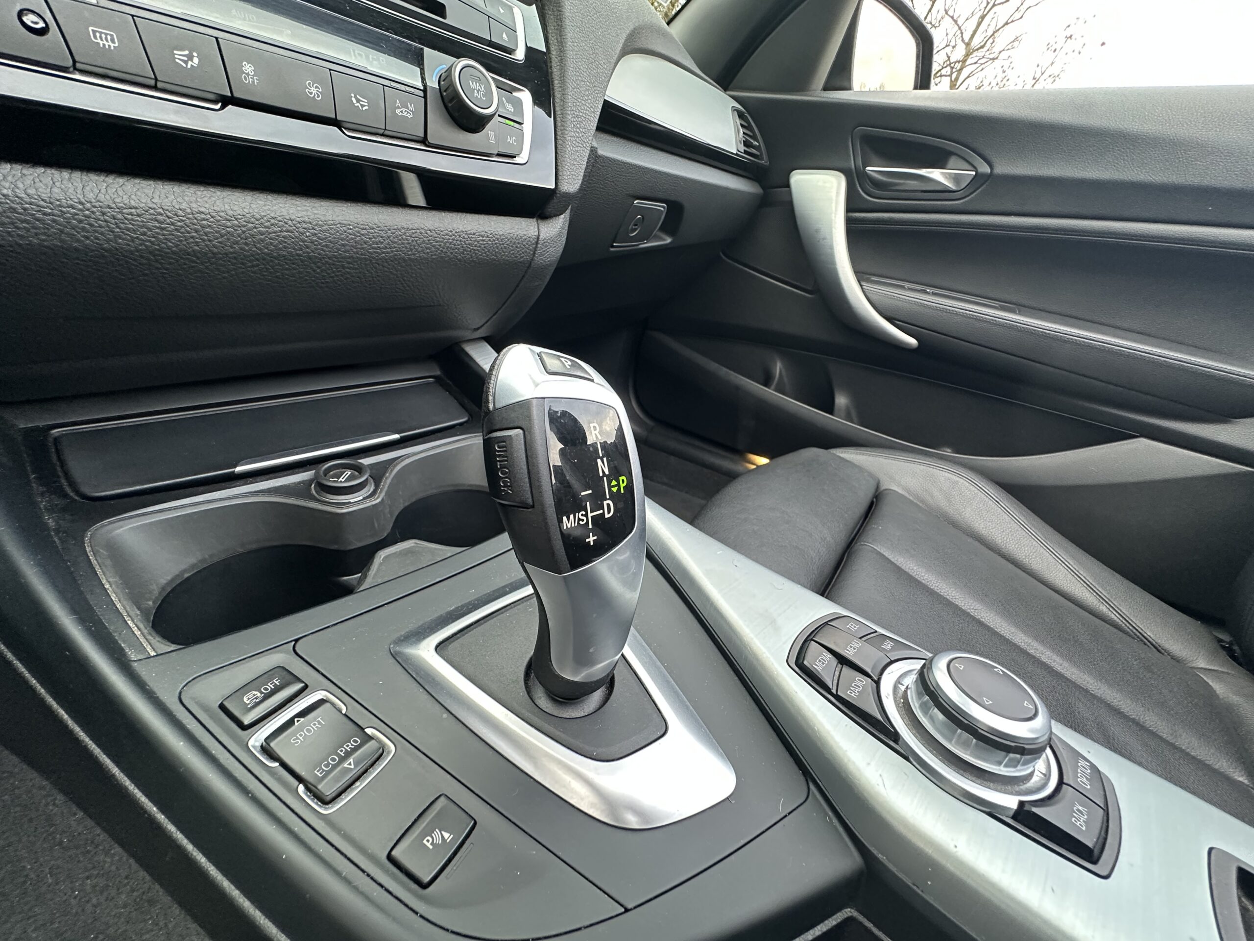 BMW 218 I CABRIOLET 136 CH NOIR CUIR NOIR BOITE SEPTRONIQUE 8 NOIR/CUIR NOIR