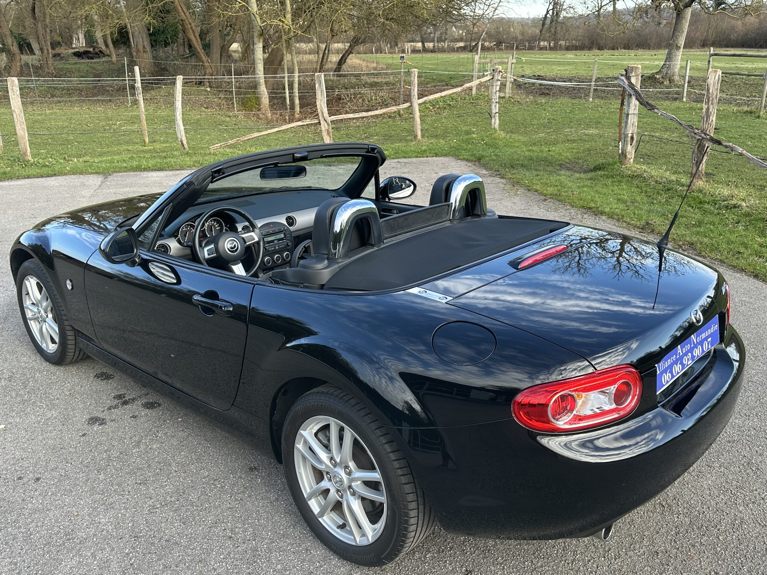 MX5 NC/FL 1.8L 126 CH MZR NOIR-CUIR NOIR HISTORIQUE/BOSE/76800 KMS CRIT’AIR 1