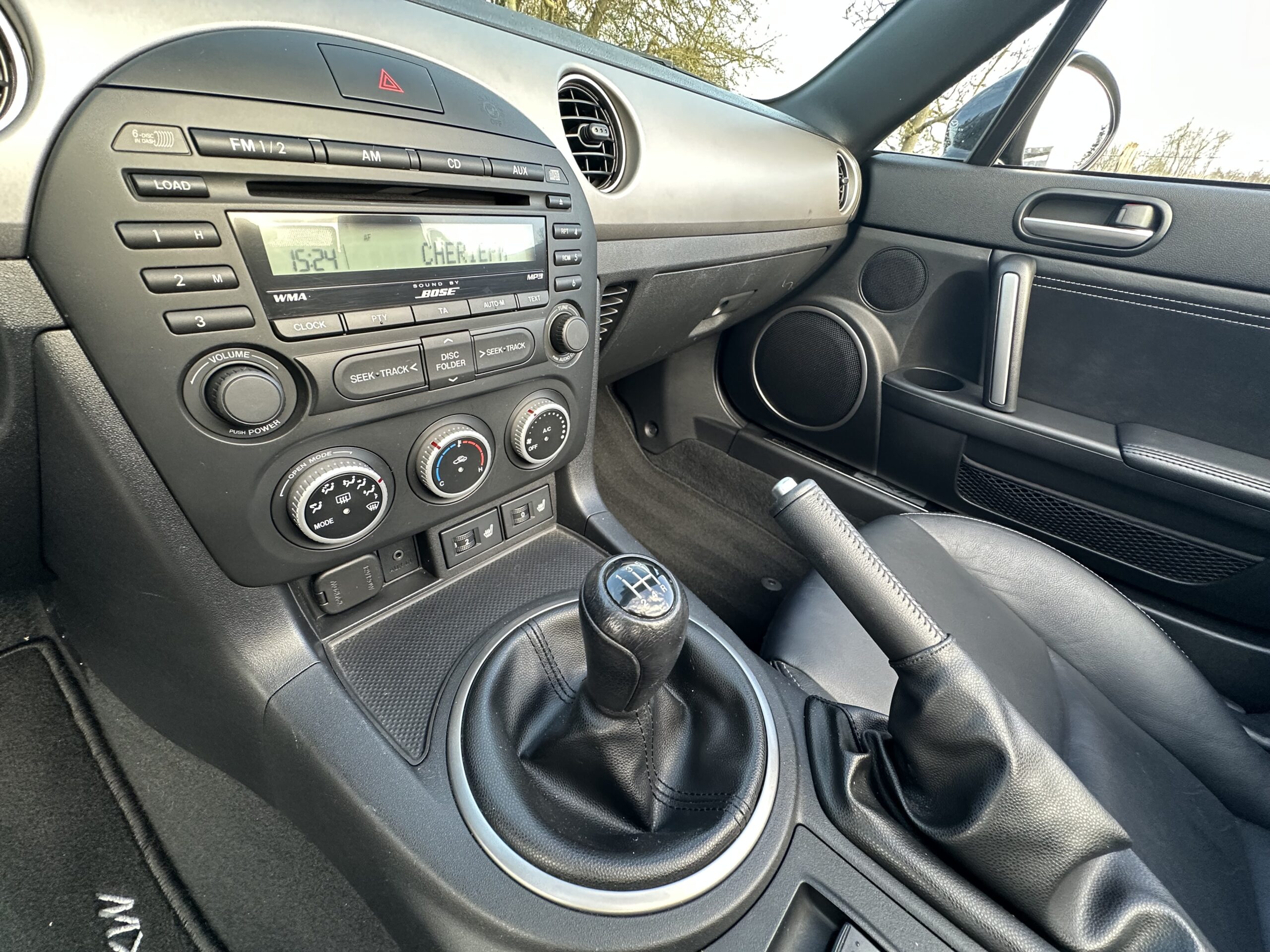 MX5 NC/FL 1.8L 126 CH MZR NOIR-CUIR NOIR HISTORIQUE/BOSE/76800 KMS CRIT’AIR 1