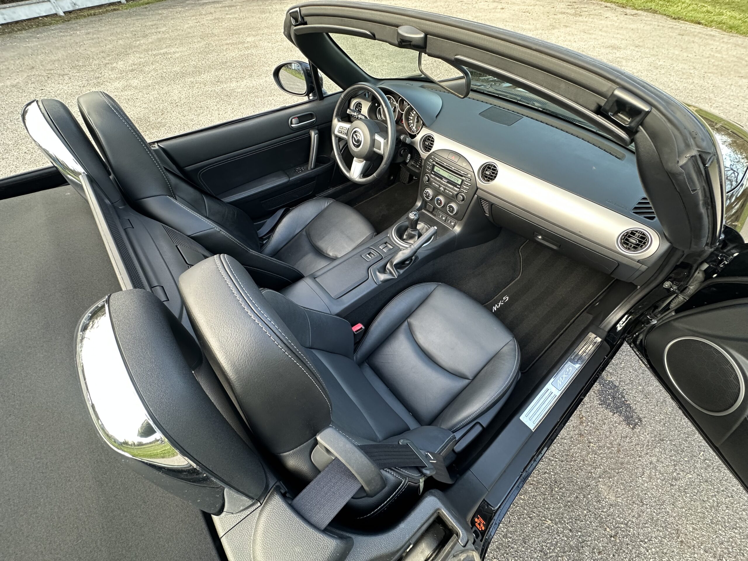 MX5 NC/FL 1.8L 126 CH MZR NOIR-CUIR NOIR HISTORIQUE/BOSE/76800 KMS CRIT’AIR 1