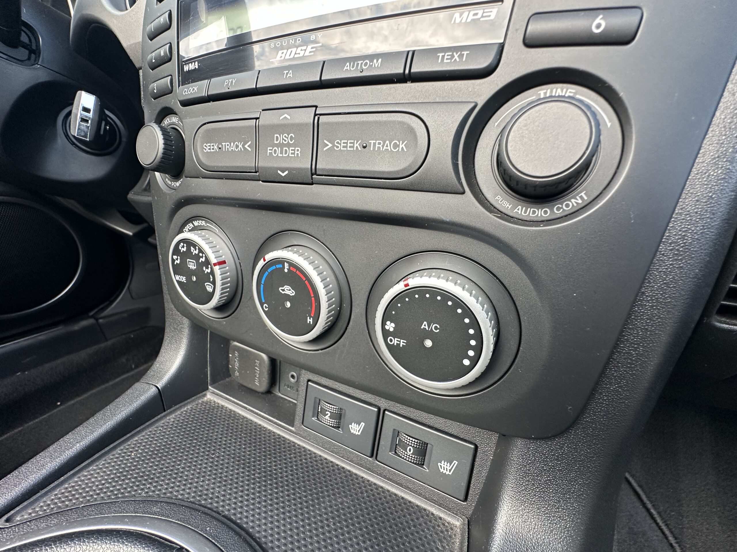 MX5 NC/FL 1.8L 126 CH MZR NOIR-CUIR NOIR HISTORIQUE/BOSE/76800 KMS CRIT’AIR 1